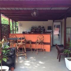 Отель Kokodo Guest House гостиничный бар