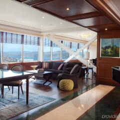 Отель The Ritz-Carlton, Istanbul гостиничный бар