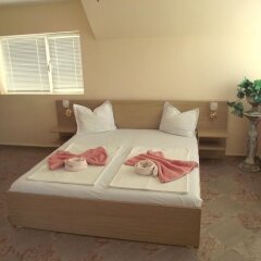 Hotel Angy Золотые пески комната для гостей
