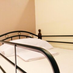 Отель Airport Travelodge Manila - Hostel Филиппины, Паранак - отзывы, цены и фото номеров - забронировать отель Airport Travelodge Manila - Hostel онлайн балкон