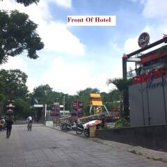 Отель Phung Hoang ParkView парковка