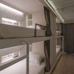 Отель Sleepbox Sukhumvit 22 Бангкок бассейн