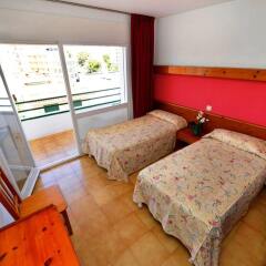 Отель Hostal Magnolia Испания, Льорет-де-Мар - отзывы, цены и фото номеров - забронировать отель Hostal Magnolia онлайн комната для гостей фото 4