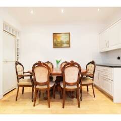 Отель Lovely 1BR Edwardian House For 4 in North London в номере
