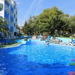 Отель Apartamentos Europa бассейн