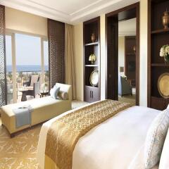 Отель The Ritz-Carlton, Dubai Люкс с различными типами кроватей фото 8