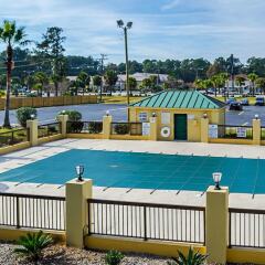 Отель Econo Lodge Inn & Suites Hardeeville I-95 Хардивилль бассейн фото 2