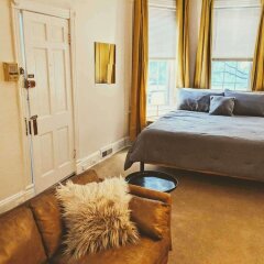 Апартаменты Northwest Apartment #1080 1 Bedroom 1 Bathroom Apts комната для гостей