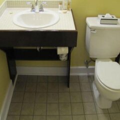 Grenfell Heritage Hotel & Suites in St. Anthony, Canada from 113$, photos, reviews - zenhotels.com bathroom photo 2