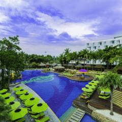 Отель Hard Rock Hotel Pattaya Таиланд, Паттайя - 2 отзыва об отеле, цены и фото номеров - забронировать отель Hard Rock Hotel Pattaya онлайн бассейн фото 2