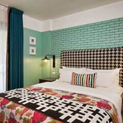 Center Chic Hotel - an Atlas Boutique Hotel Израиль, Тель-Авив - отзывы, цены и фото номеров - забронировать отель Center Chic Hotel - an Atlas Boutique Hotel онлайн комната для гостей фото 4