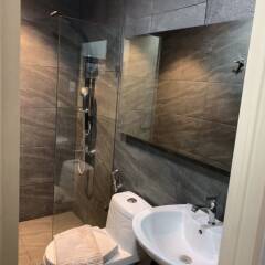 Отель Green Suites at Bel Air Soho Филиппины, Макати - отзывы, цены и фото номеров - забронировать отель Green Suites at Bel Air Soho онлайн ванная фото 2