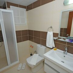 Twins Hotel Чешме ванная фото 2