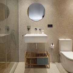 Апартаменты Easo Plaza Apartment by FeelFree Rentals ванная
