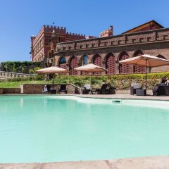 Отель San Ruffino Resort Лари бассейн