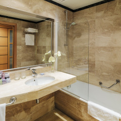 Отель H10 Marina Barcelona 4* Стандартный номер с двуспальной кроватью фото 5