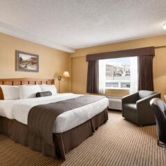 Отель Days Inn by Wyndham Calgary South Канада, Калгари - отзывы, цены и фото номеров - забронировать отель Days Inn by Wyndham Calgary South онлайн комната для гостей