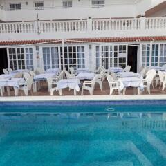 Отель Luxmar Aparthotel бассейн