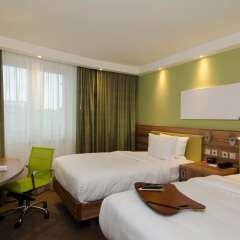 Отель Hampton by Hilton Nuremberg City Centre Германия, Нюрнберг - 1 отзыв об отеле, цены и фото номеров - забронировать отель Hampton by Hilton Nuremberg City Centre онлайн комната для гостей фото 2