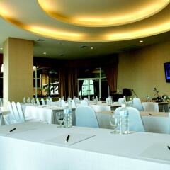 Отель The Narathiwas Hotel & Residence Sathorn Bangkok Таиланд, Бангкок - отзывы, цены и фото номеров - забронировать отель The Narathiwas Hotel & Residence Sathorn Bangkok онлайн помещение для мероприятий фото 2