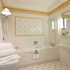 Majestic Hotel - Spa Paris ванная