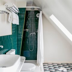 Отель Grand Pigalle Париж ванная фото 2