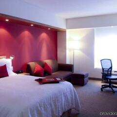 Отель Hampton Inn by Hilton/ GuadalajaraExpo комната для гостей фото 3