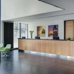 Отель IntercityHotel Hamburg Hauptbahnhof интерьер отеля