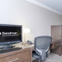 Отель Sandman Hotel & Suites Calgary South Канада, Калгари - отзывы, цены и фото номеров - забронировать отель Sandman Hotel & Suites Calgary South онлайн удобства в номере фото 2