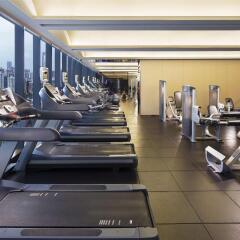 Отель Hilton Guangzhou Tianhe фитнесс-зал