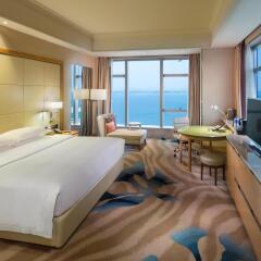 Отель DoubleTree by Hilton Hotel Xiamen - Wuyuan Bay Китай, Сямынь - отзывы, цены и фото номеров - забронировать отель DoubleTree by Hilton Hotel Xiamen - Wuyuan Bay онлайн комната для гостей фото 5