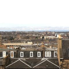 Отель Holiday Inn Express Edinburgh City Centre Эдинбург парковка