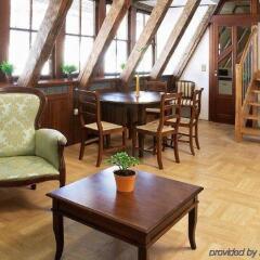 Апартаменты Old Town Apartments Прага гостиничный бар