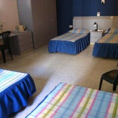 Hotel Roma Слима комната для гостей