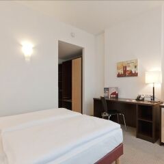 Отель AZIMUT Hotel Munich Германия, Мюнхен - 10 отзывов об отеле, цены и фото номеров - забронировать отель AZIMUT Hotel Munich онлайн комната для гостей фото 3