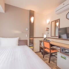 Отель Toyoko Inn Toyama eki Shinkansen guchi No.2 Тояма удобства в номере