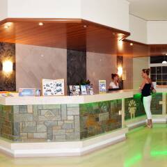 Marathon Hotel интерьер отеля