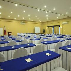Отель Microtel Inn And Suites Davao Филиппины, Давао - отзывы, цены и фото номеров - забронировать отель Microtel Inn And Suites Davao онлайн помещение для мероприятий фото 2