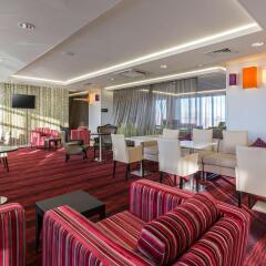 Отель Hampton by Hilton Liverpool/John Lennon Airport Великобритания, Ливерпуль - отзывы, цены и фото номеров - забронировать отель Hampton by Hilton Liverpool/John Lennon Airport онлайн гостиничный бар