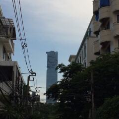 Апартаменты Freesia Saladaeng Silom Apartment Бангкок балкон