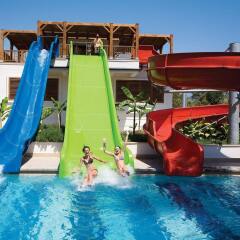 Отель Crystal De Luxe Resort & Spa – All Inclusive бассейн