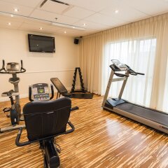 Отель Hôtel & Suites Le Dauphin Québec Канада, Квебек - отзывы, цены и фото номеров - забронировать отель Hôtel & Suites Le Dauphin Québec онлайн фитнесс-зал фото 4