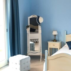 Hotel Scilla сейф в номере