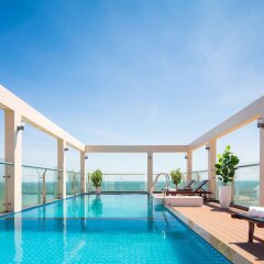 Отель Corvin Hotel Вьетнам, Вунгтау - отзывы, цены и фото номеров - забронировать отель Corvin Hotel онлайн бассейн фото 2