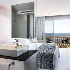 Отель Barceló Illetas Albatros - Только для взрослых комната для гостей фото 3