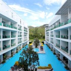 Отель The Old Phuket - Karon Beach Resort фото 2
