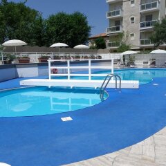 Отель Oxygen Lifestyle Hotel Helvetia Parco Италия, Римини - 5 отзывов об отеле, цены и фото номеров - забронировать отель Oxygen Lifestyle Hotel Helvetia Parco онлайн бассейн фото 2