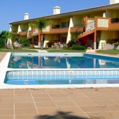 Отель Green Villas Пешао бассейн