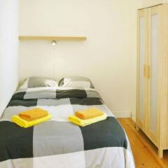 Апартаменты Traveling to Lisbon Low Cost Lisbon Rossio Apartments Лиссабон комната для гостей фото 3