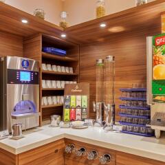 Отель Holiday Inn Express Nurnberg City - Hauptbahnhof развлечения